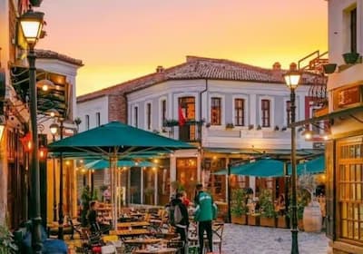 Car rental in Korçe